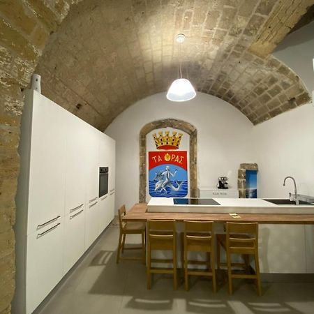 Star Suite Таранто Екстериор снимка