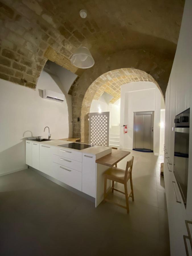Star Suite Таранто Екстериор снимка