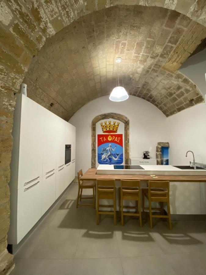 Star Suite Таранто Екстериор снимка